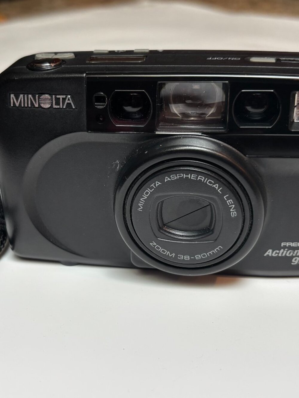 Minolta Freedom Action Zoom 90 Date - Point & Shoot 35mm Film Camera No Battery